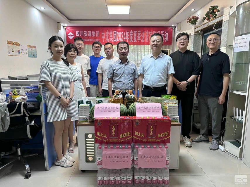 �гɼ����򵼰��Ӵ��Ӹ���Ŀһ�ߵ��в���չ����������ο���˶�